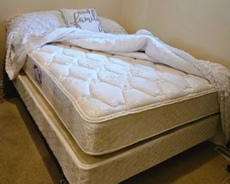 Buy onlinehttps://www.estatesales.net/MI/Westland/48186/marketplace/74425
