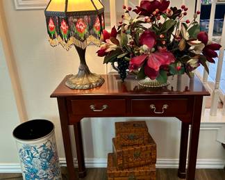 Beautiful home decor pieces including floral arrangements & gorgeous vintage lamps