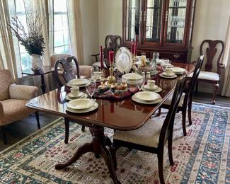 Very nice dining room table & chairs and China cabinet