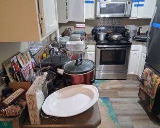 Kitchenware, pots, pans, utensils, small appliances