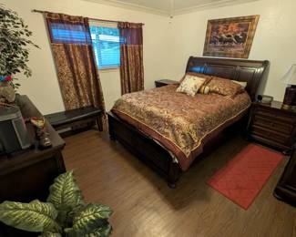 Solid wood 5-piece bedroom set