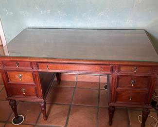 Late 1800’s Early 1900’s Hathaway 7 drawer desk with 8 spindle legs