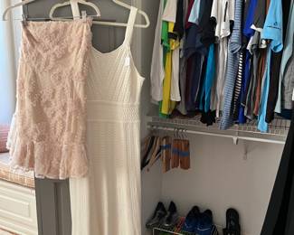 ladies clothes M-L Mens clothes Large shoes size 10-11