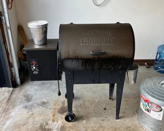 Traeger (wood pellet) grill with Alum pail liners and pellets $50
