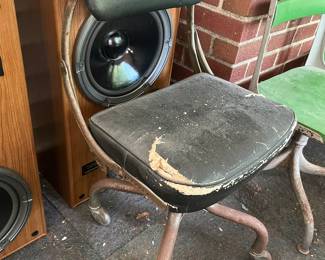DO/MORE chair company 