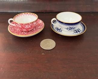Salesman sample teacups & saucers