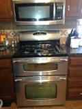 Maytag Gemini double oven gas Stove 
*Note that built in Maytag microwave is not able to be removed*