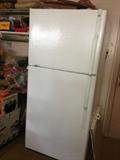 GE refrigerator with top freezer