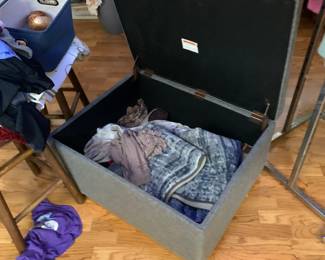 Storage ottoman