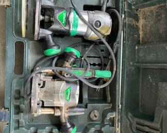 Hitachi M12VC 2-1/4
Peak HP Variable Speed Fixed Base
Router