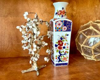 Japanese healing tree, Japanese vase