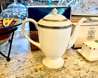 Baroness Platinum by Royal Worcester Coffee Pot & lid
