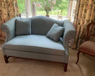 LOVE SEAT