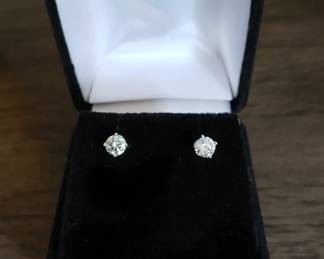 0.50 ct tw Diamond studs in 14k white gold with screwbacks
