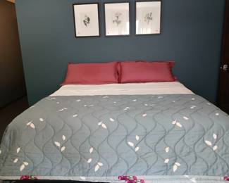 King Malouf Adjustable bed with remotes