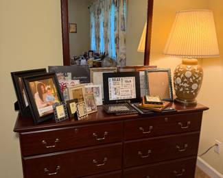 Dresser With Mirror