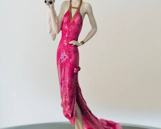 Giuseppe Armani Porcelain Figurine "Lady with Parrot"