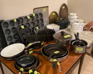 Skillets & bakeware !
