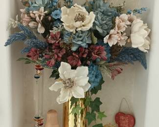 Finally, some flowers!   Wait, flower arranging is an 'art form'.