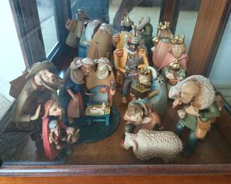 Kastlunger nativity figurines