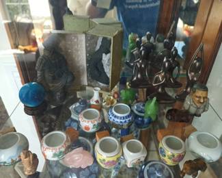 Small glassware and figurines.  Very small bird bowls