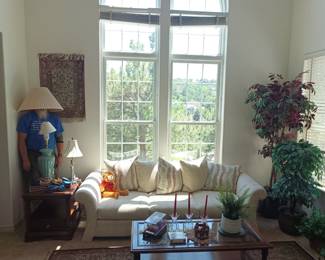 Something wrong with the lamp in the corner.