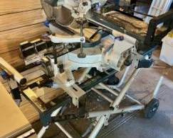 Portable compound miter saw