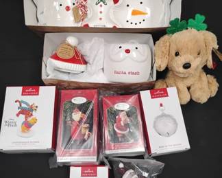 SH220Hallmark Ornaments Plus Irish Dog