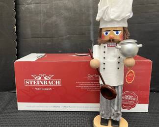 SH241Steinbach Nutcracker Chef With The Pot