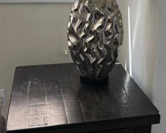 MC102Side Table And Lamp