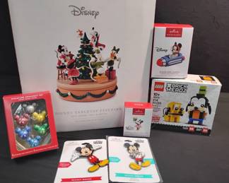 SH211Disney Keepsakes including Lego