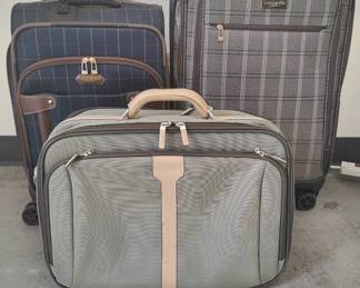 SH250London Fog Plaid Luggage