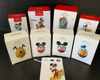 SH286Hallmark Disney Ornaments