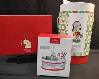 SH204Peanuts Wooden Nutcracker Lenox