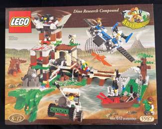 SH104VLEGO kit 5987 Dino Research Compound