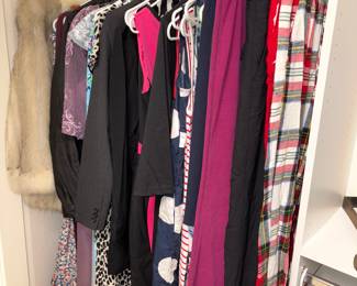 Women's Clothing: Medum!