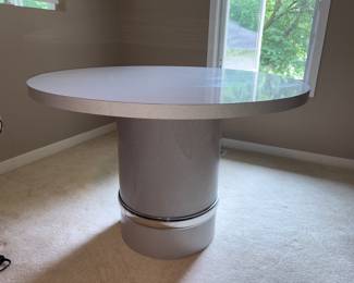 Modern Upholstered Rolling Butterfly Chairs w/Modern Formica Pedestal Table!