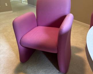 Modern Upholstered Rolling Butterfly Chairs w/Modern Formica Pedestal Table!