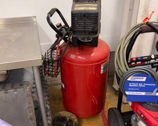 Craftsman Air Compressor #919.165010 5HP 22Gal!
