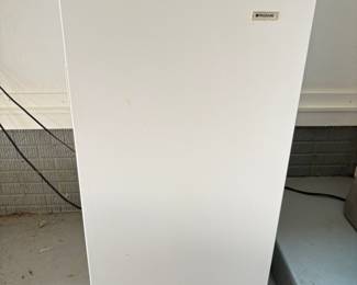 Frigidaire 9 Cu Ft Standing Freezer Model #MFU09M2GW0!