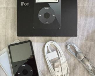 Apple iPod Classic 5thGeneration Black 30GB Model A1136 w/Charger, Headphones, Manual, & Box