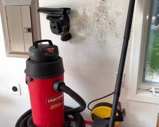 Craftsman Wall Shop Vac #338.177750!