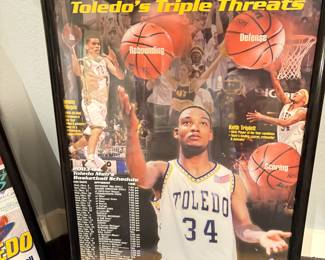 2003-04 UT Rockets Men's Basketball Framed Poster!