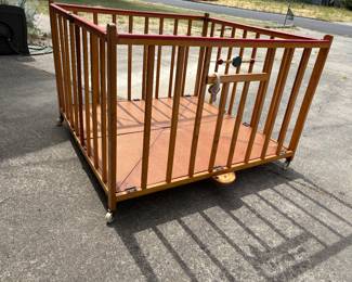 Vintage playpen, not for humans or animals anymore, just for collecting!
Great stuffy display!