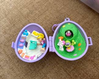 Polly pockets