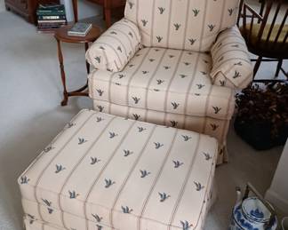 Arm chair with ottoman