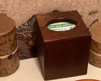 Kleenex Box and accessories