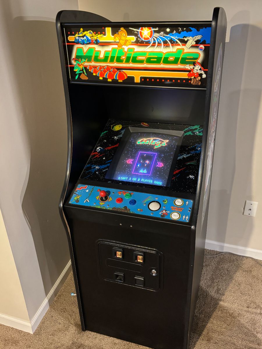 Multicade vintage arcade game in spectacular condition