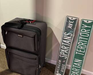 Luggage, Spartan street signs