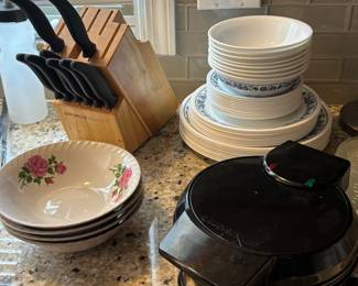 Knife block, corning ware